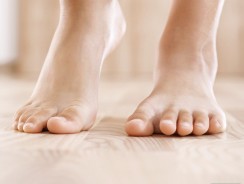 Athlete’s Foot? Fight it Naturally With the Power of Neem